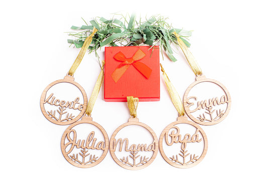 Bolas de navidad de madera personalizadas Pack 5 Olesea Adornos navideños Ornamento Decoraciones colgantes de Navidad para el árbol de Navidad